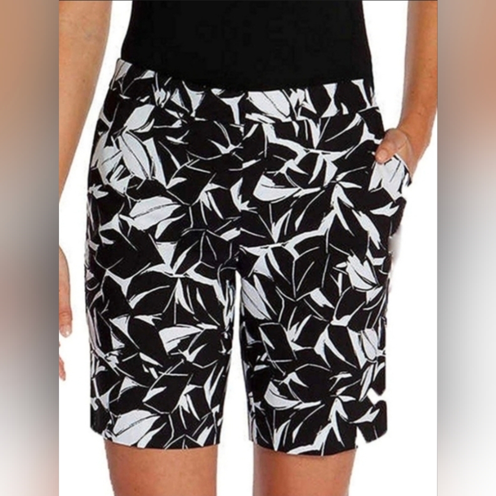 Mario Serrani Women's Leaf Print Shorts